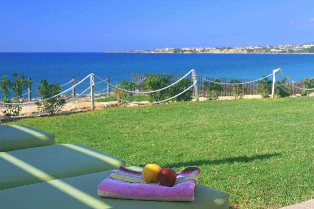 Blue Coral Beach Villas Paphos Exterior photo